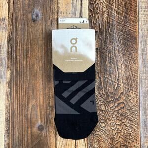 On Cloud Women's Large Black Polyamide Elastane Running Performance Mid Socks